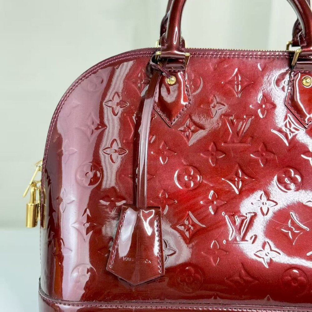 Louis Vuitton Burgundy Alma PM Bag with Classic Monogram Pattern - Picture 7 of 8